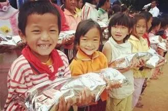 中国儿童慈善日｜请给他们多一点温柔！