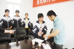 四千孤童尽开颜