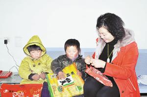 四千孤童尽开颜